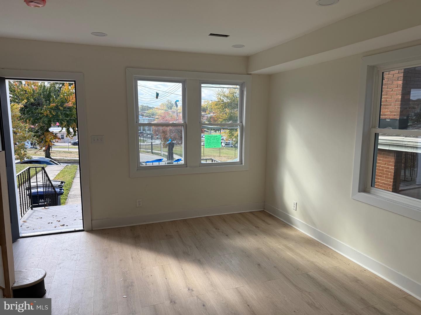 5614 Blaine St Ne Property Photo 9