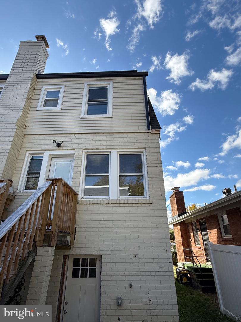 5614 Blaine St Ne Property Photo 10