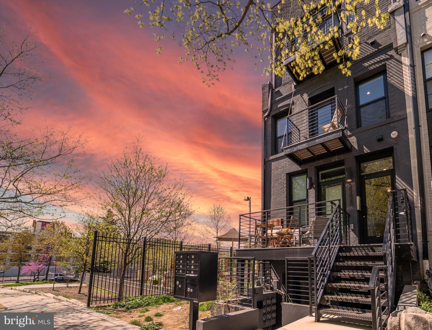 2238 Ontario Rd Nw #5 Property Photo