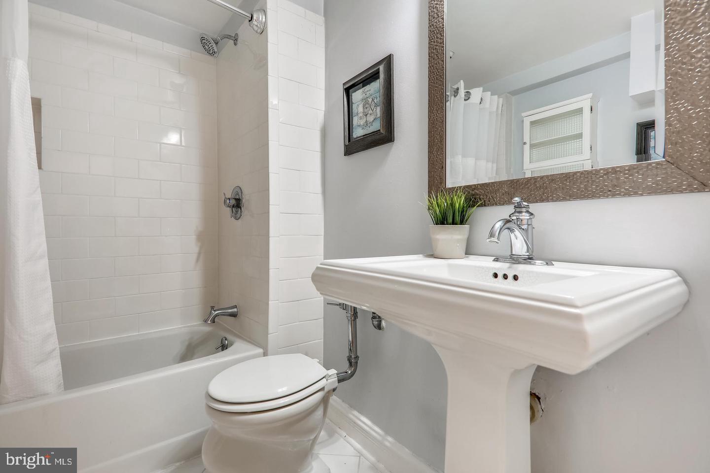 2737 Devonshire Pl Nw #d Property Photo 22