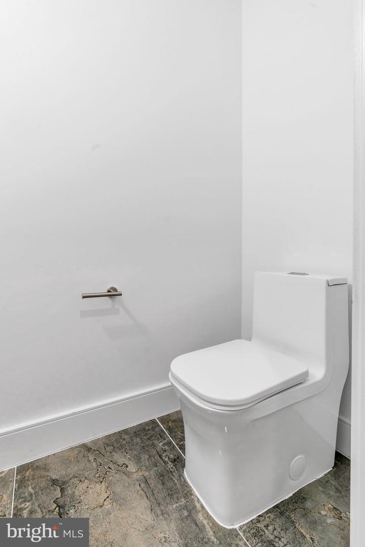 1121 Morse St Ne #1 Property Photo 19