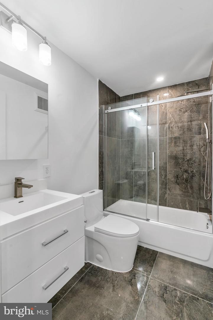 1121 Morse St Ne #1 Property Photo 27