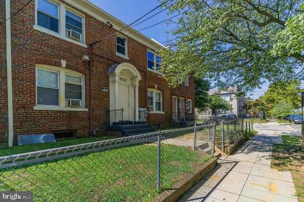 1723 Q St Se Property Photo 1