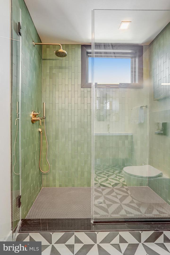 1023 Irving St Nw Property Photo 26