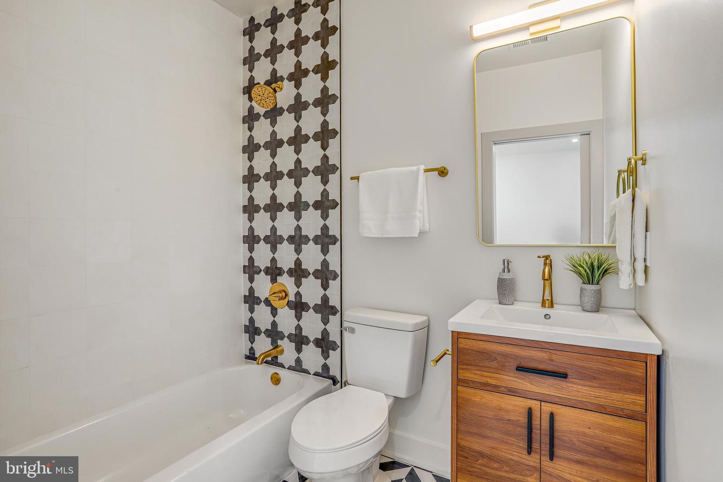 1023 Irving St Nw Property Photo 30