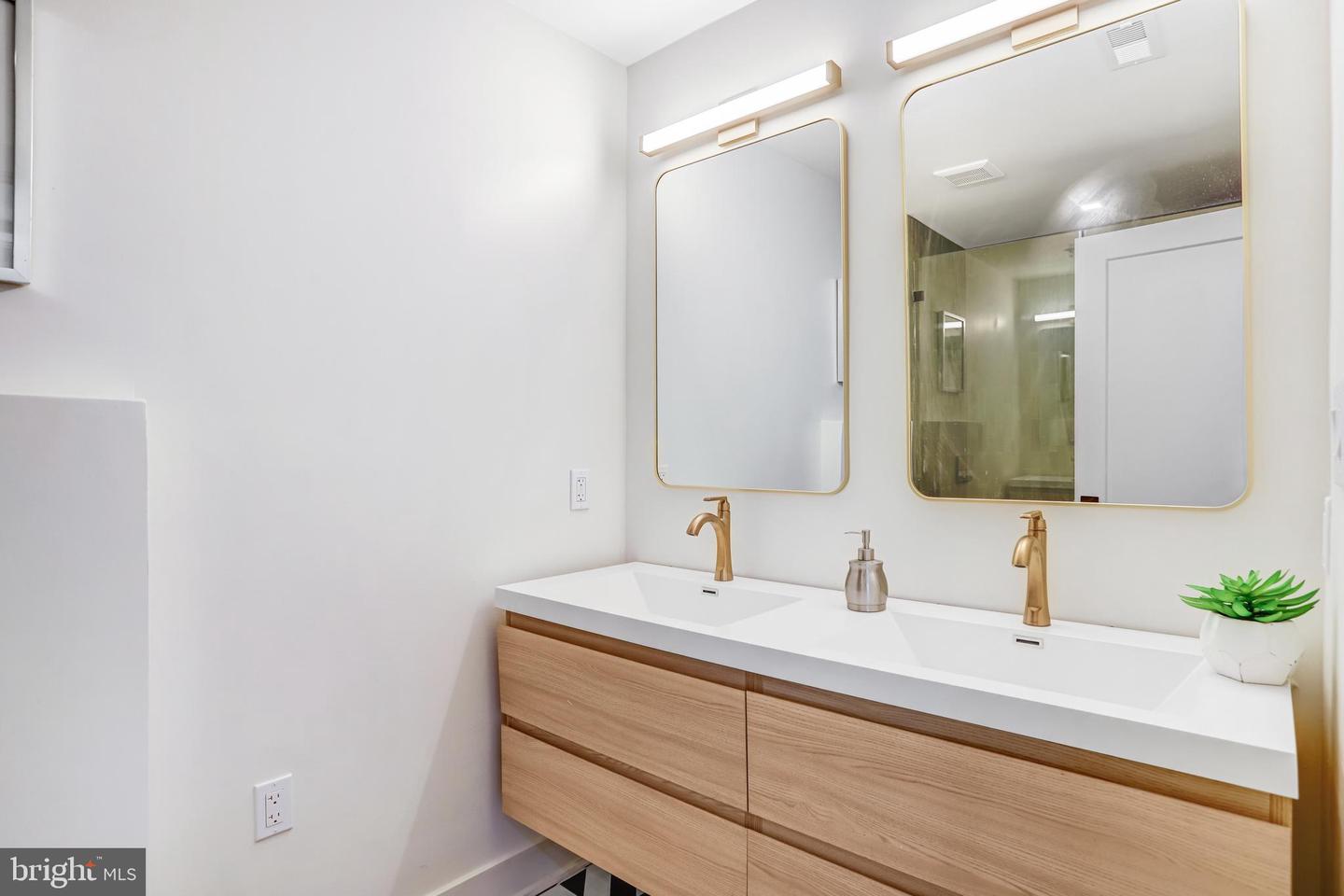 1023 Irving St Nw Property Photo 60