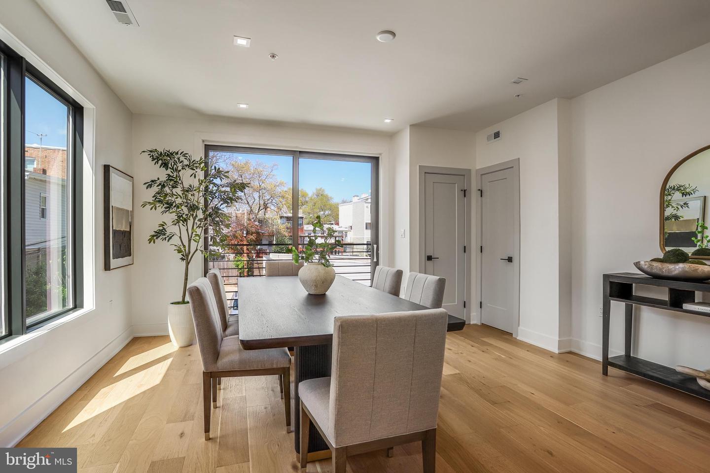 1023 Irving St Nw #2 Property Photo 14