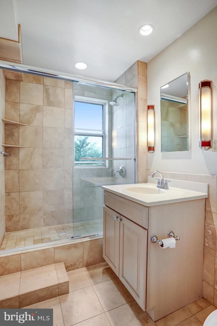 4000 Cathedral Ave Nw #516b Property Photo 44
