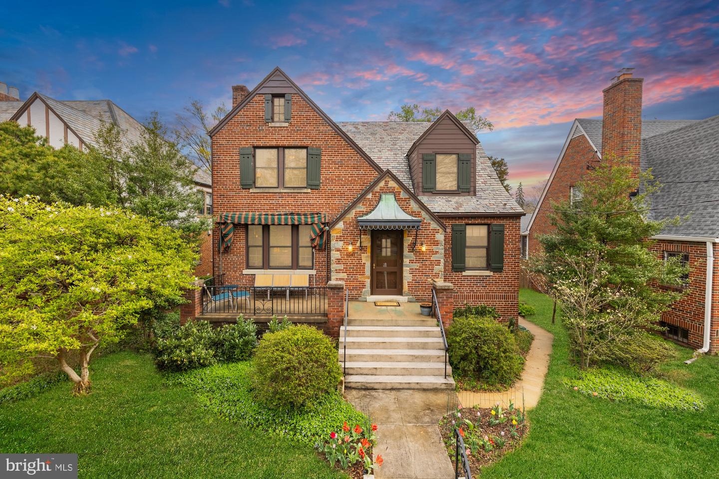 1441 Manchester Ln Nw Property Photo