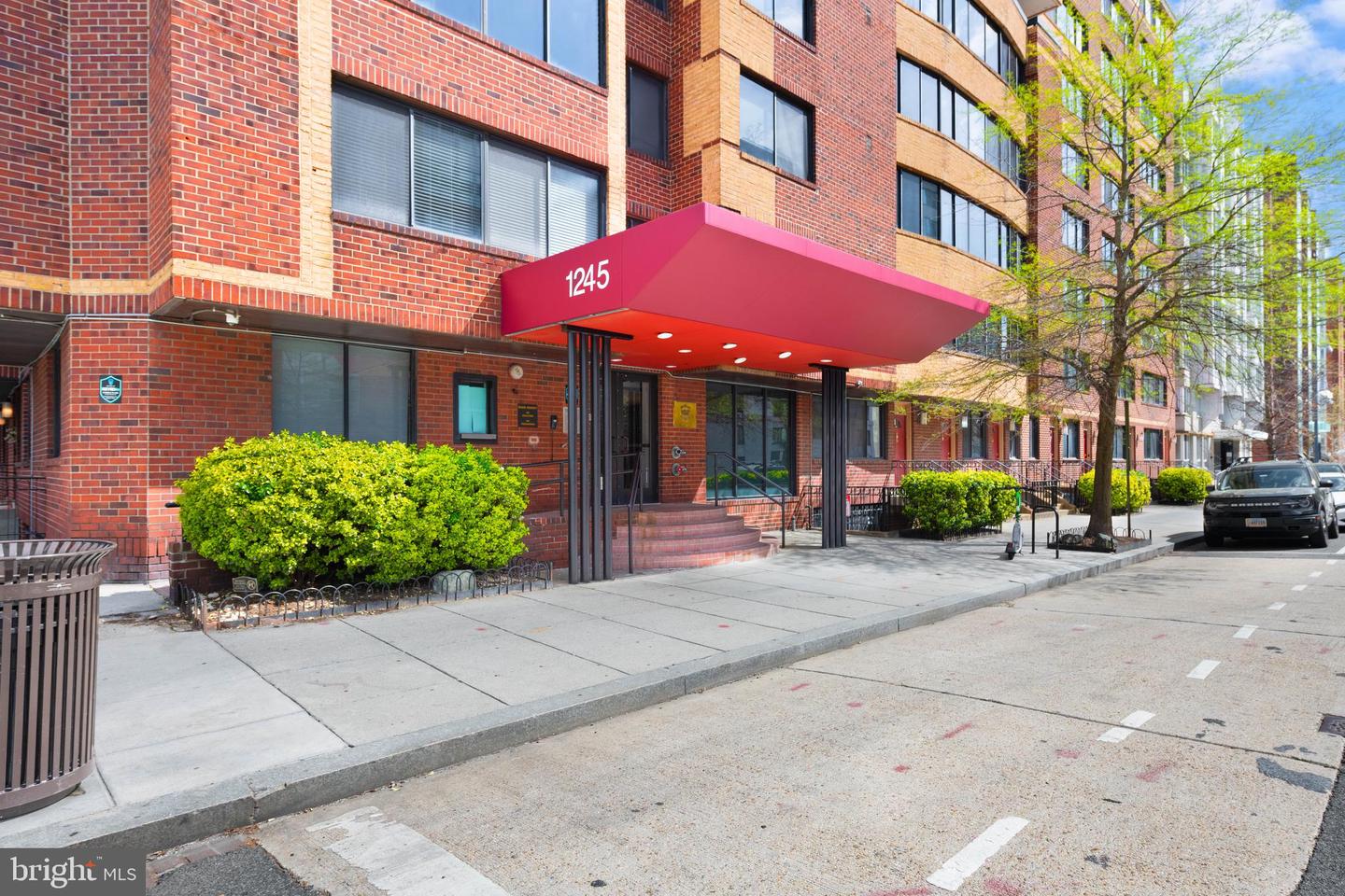 1245 13th St Nw #516 Property Photo 4