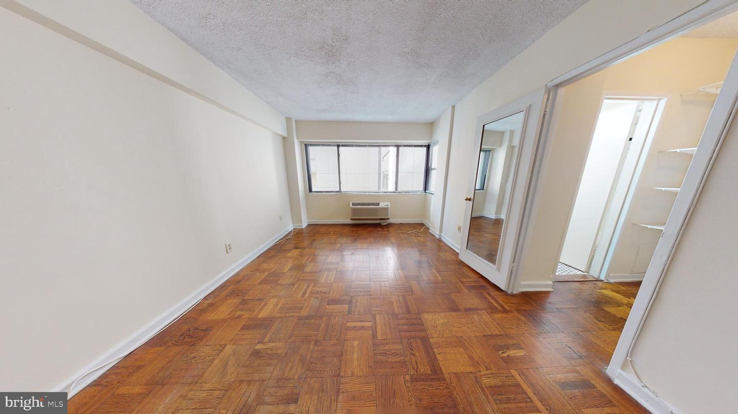 2141 I St Nw #413 Property Photo 4