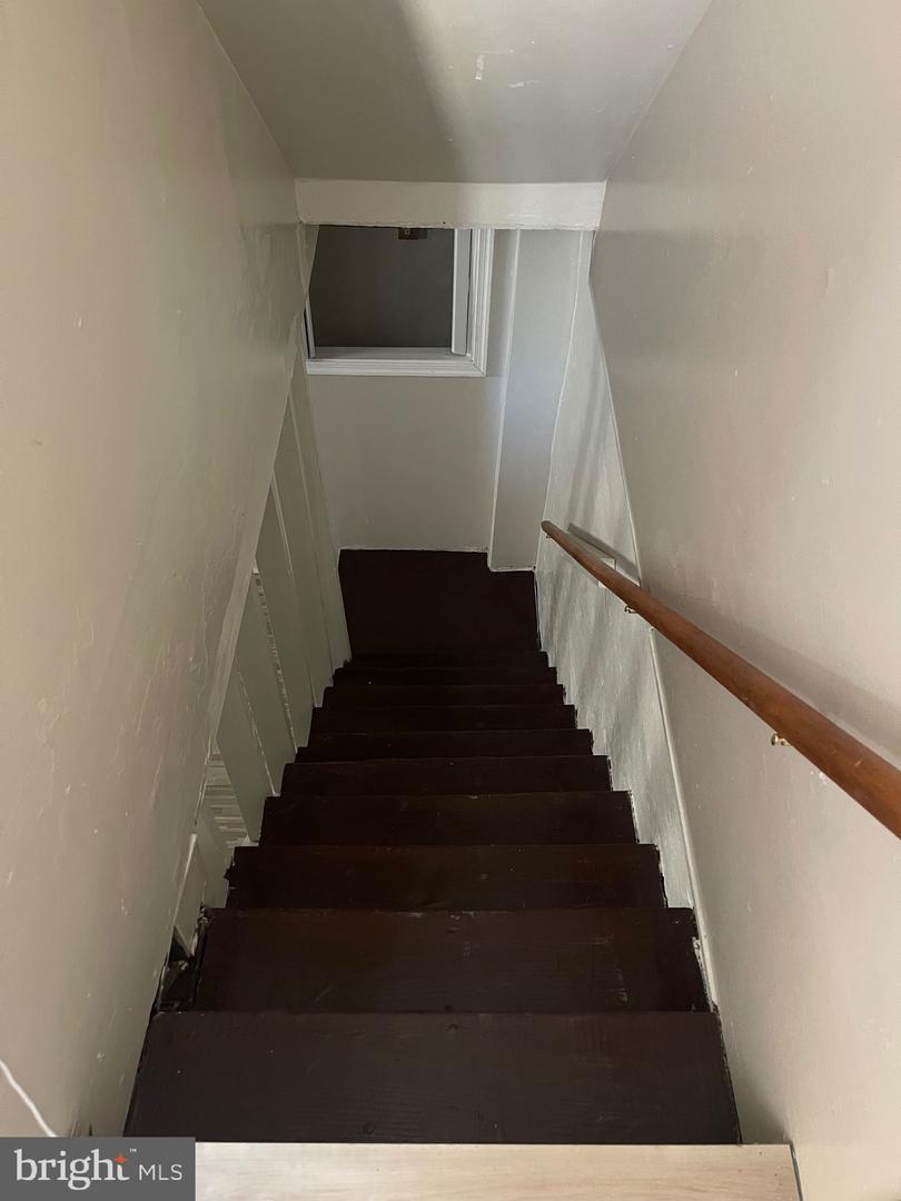 608 Emerson St Ne Property Photo 19