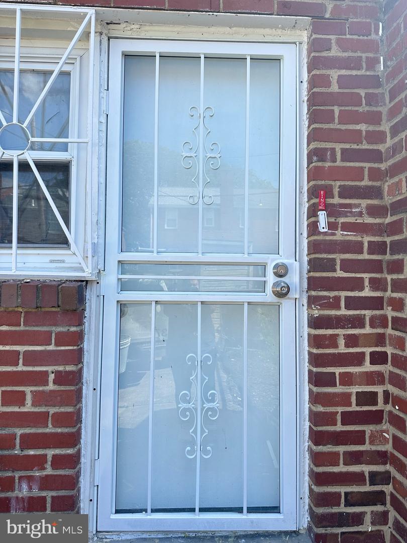 608 Emerson St Ne Property Photo 29