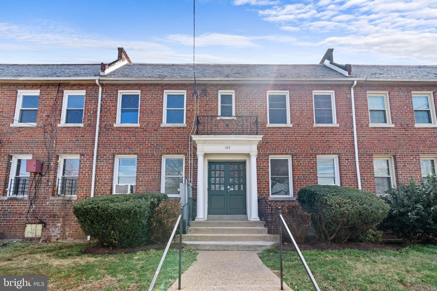 165 35th St Ne Property Photo 1