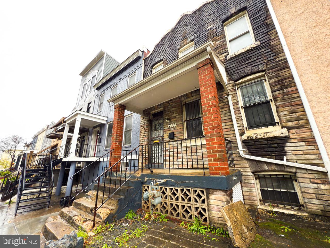 711 Florida Ave Ne Property Photo 3