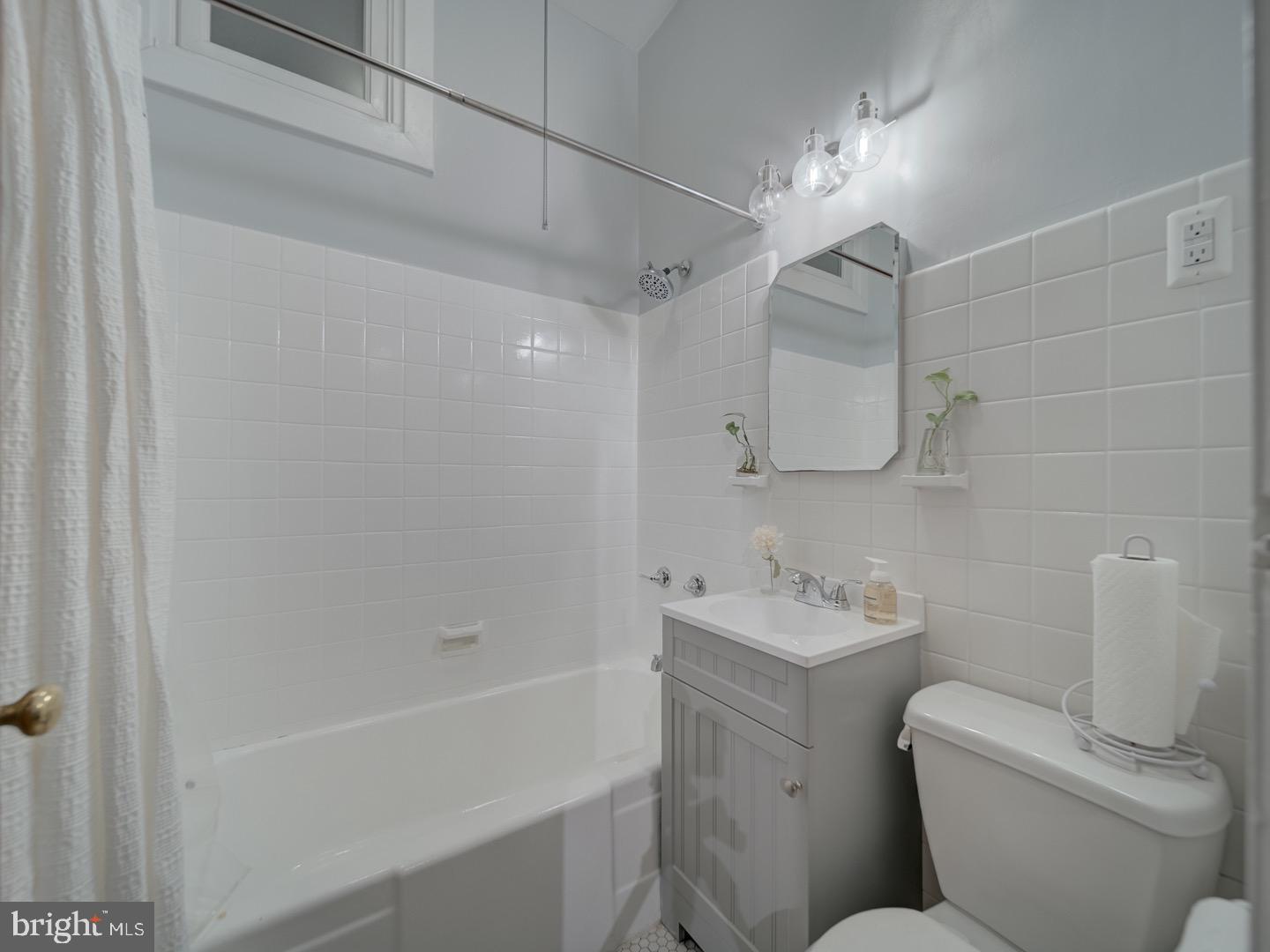 1234 Monroe St Ne Property Photo 35