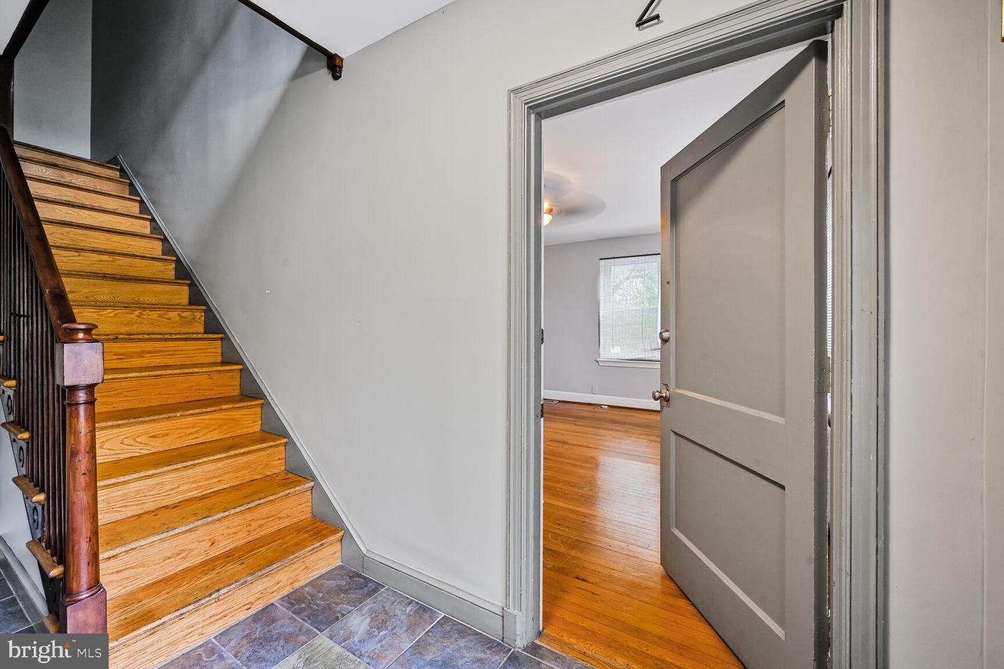 2329 Fairlawn Ave Se #2 Property Photo 2