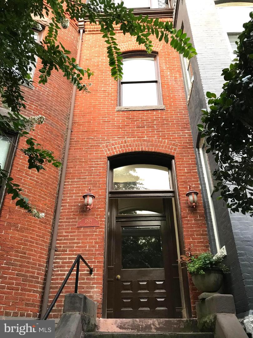 1819 19th St Nw #2 Property Photo 2