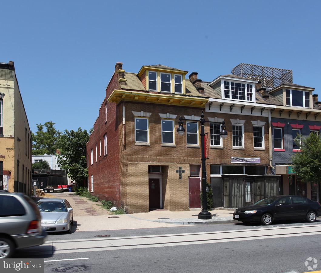 1366 H St Ne Property Photo 1