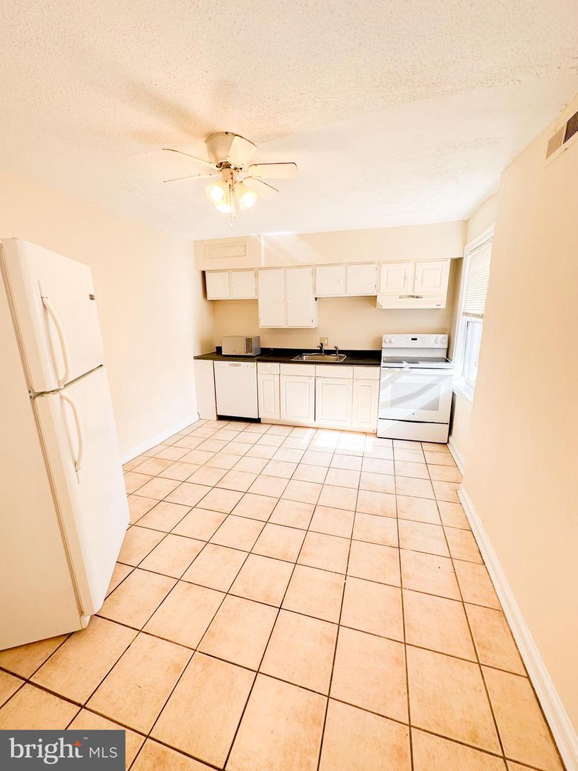 4236 Benning Rd Ne Property Photo 11