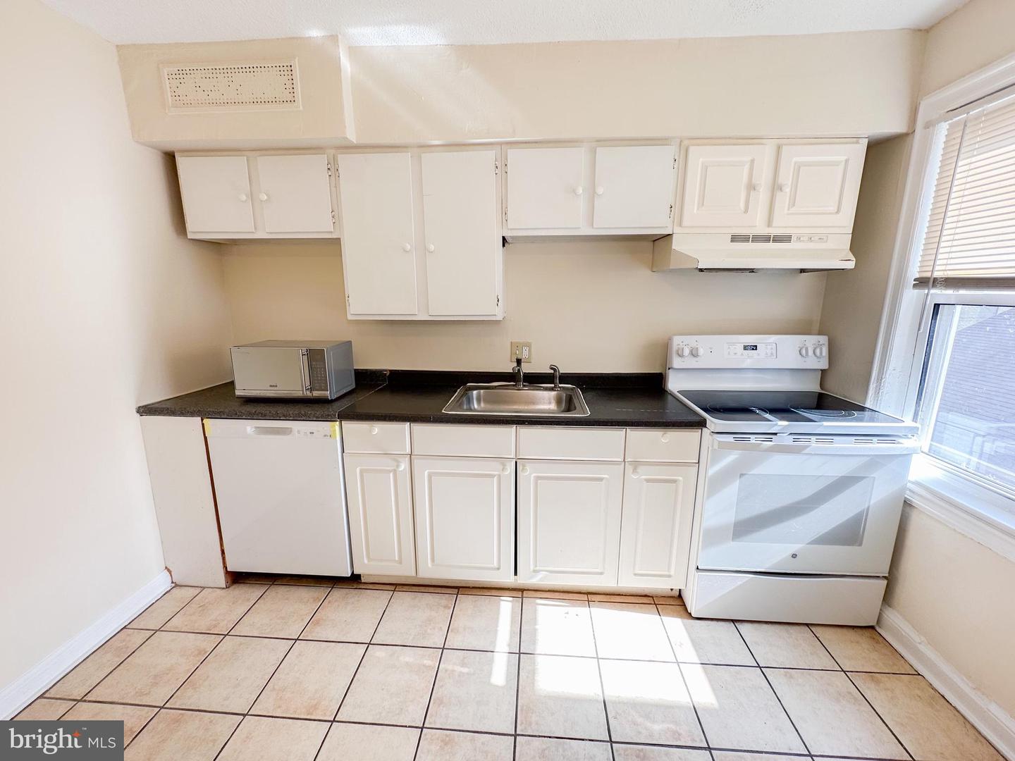 4236 Benning Rd Ne Property Photo 12