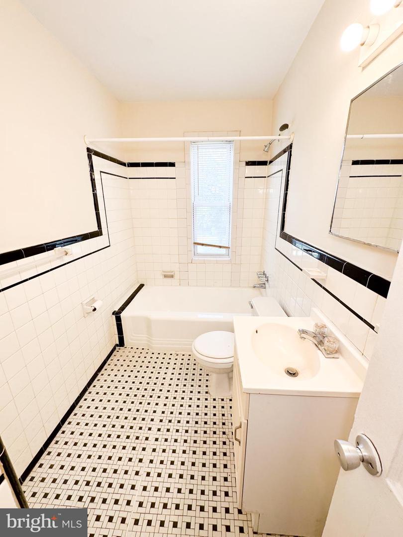 4236 Benning Rd Ne Property Photo 15