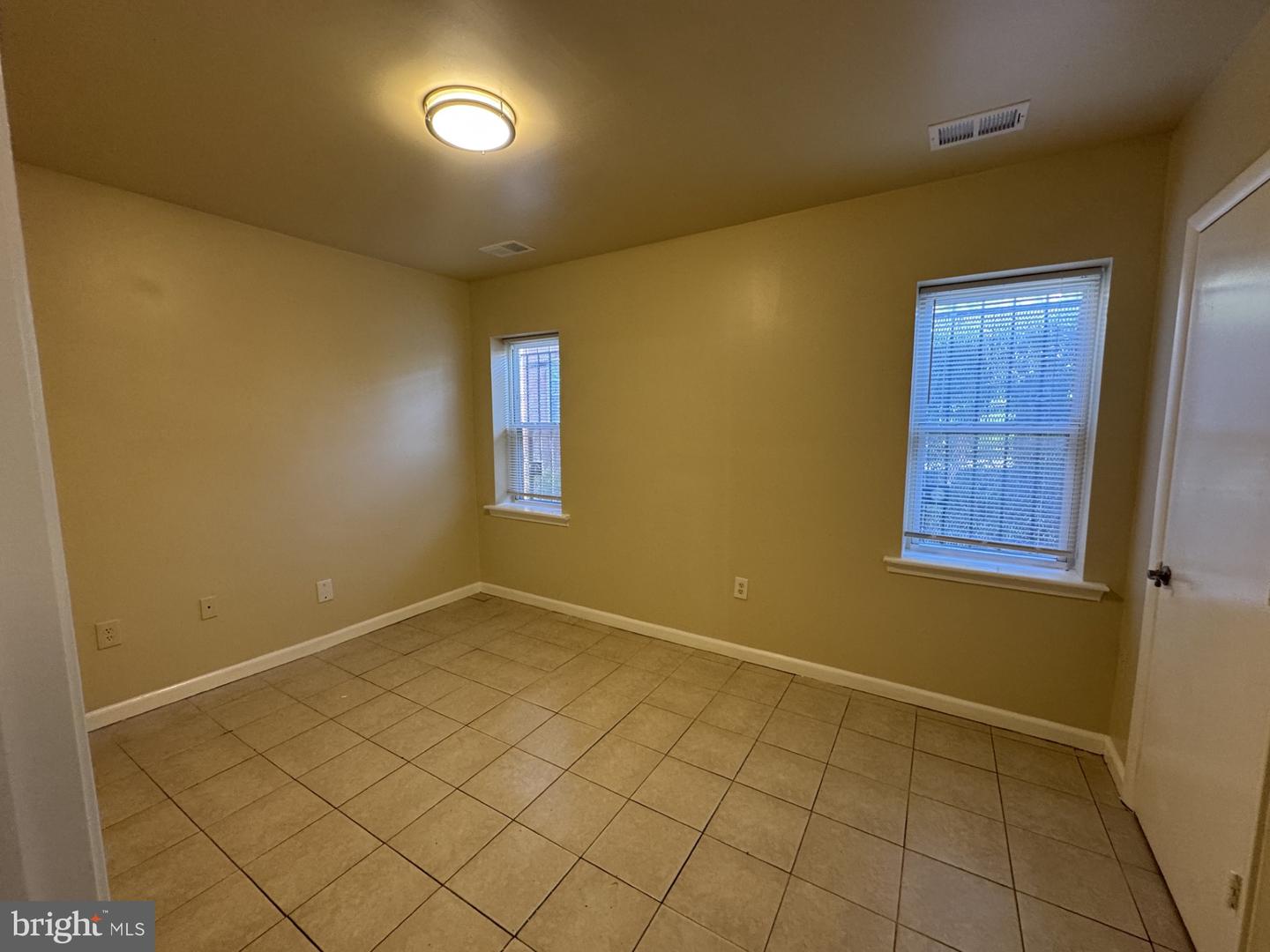 3130 Buena Vista Ter Se Property Photo 6