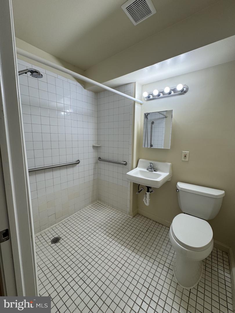 3130 Buena Vista Ter Se Property Photo 7