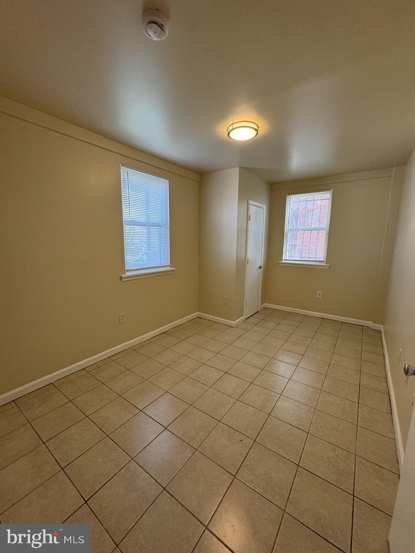3130 Buena Vista Ter Se Property Photo 9