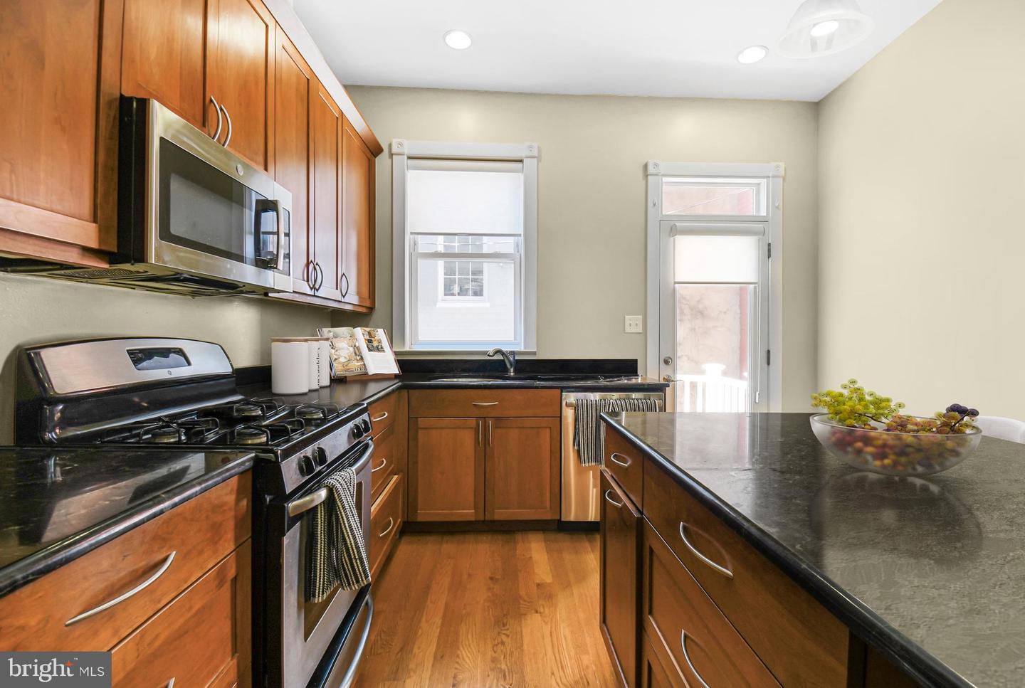 1330 35th St Nw Property Photo 8