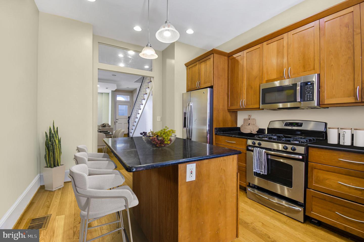 1330 35th St Nw Property Photo 10