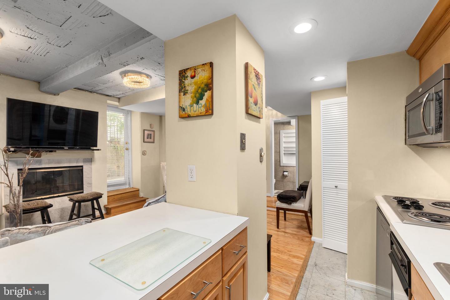 2145 California St Nw #102 Property Photo 13