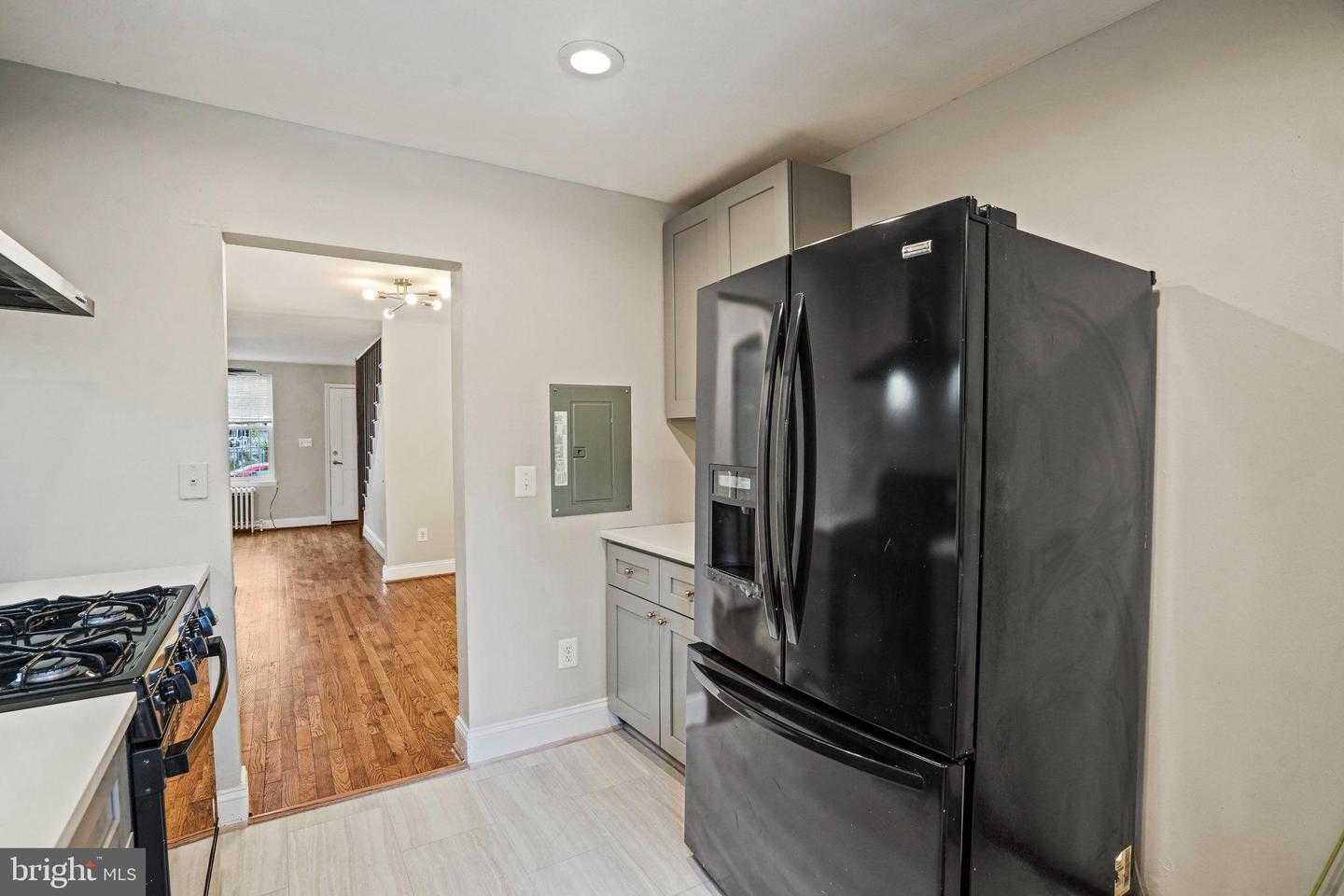 1848 Capitol Ave Ne Property Photo 6