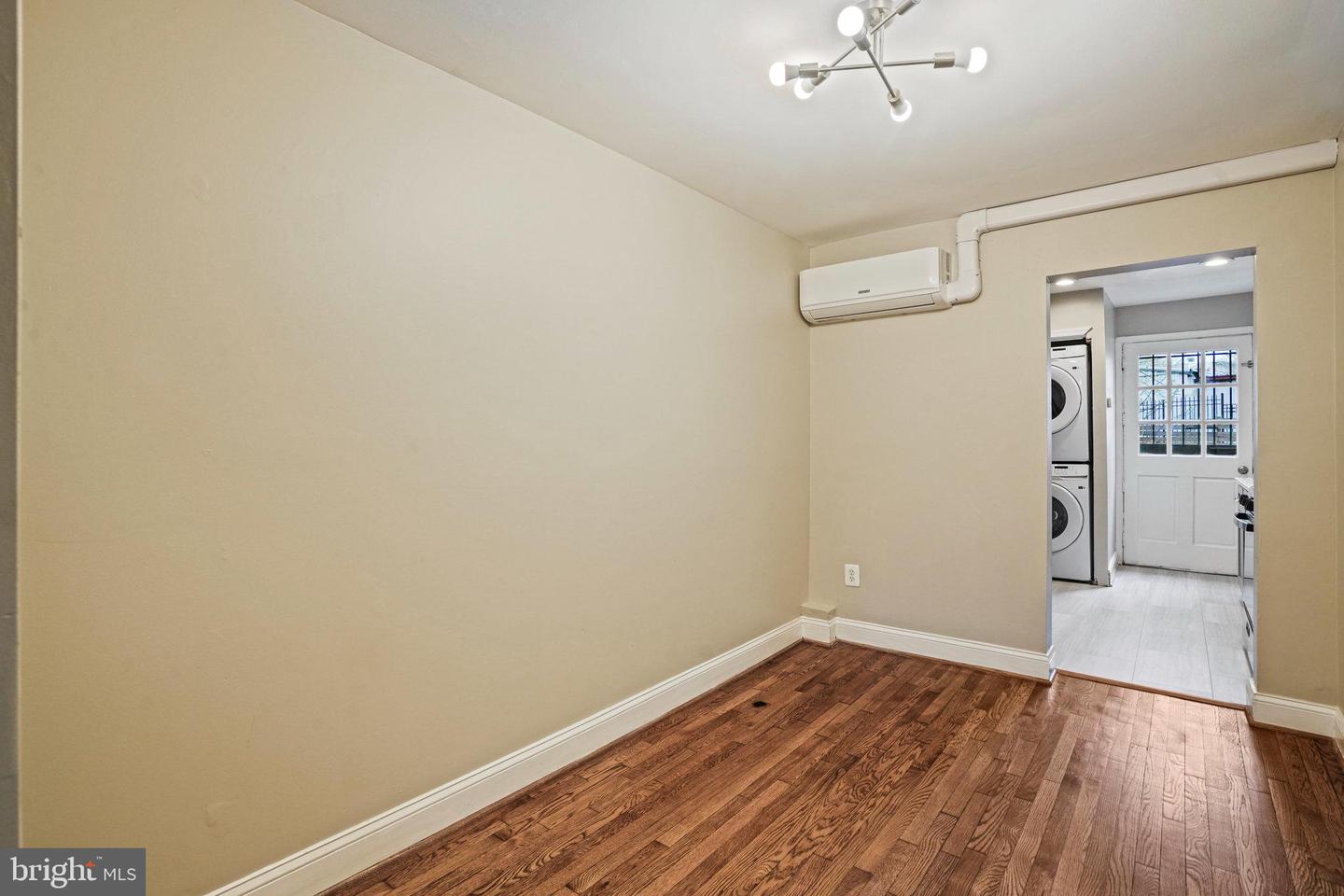 1848 Capitol Ave Ne Property Photo 9