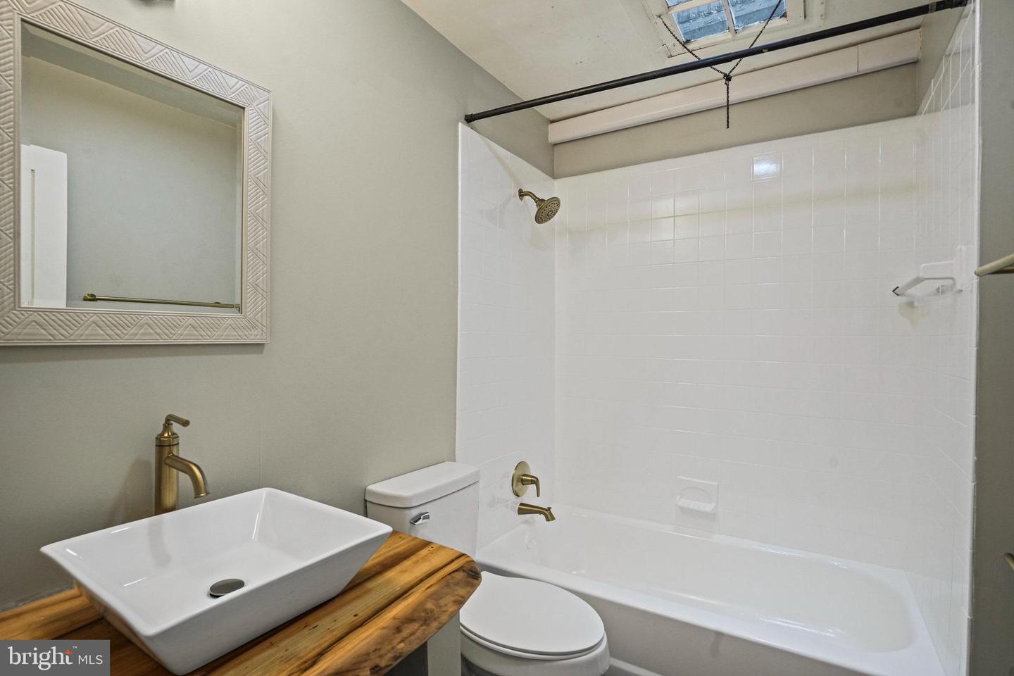 1848 Capitol Ave Ne Property Photo 12