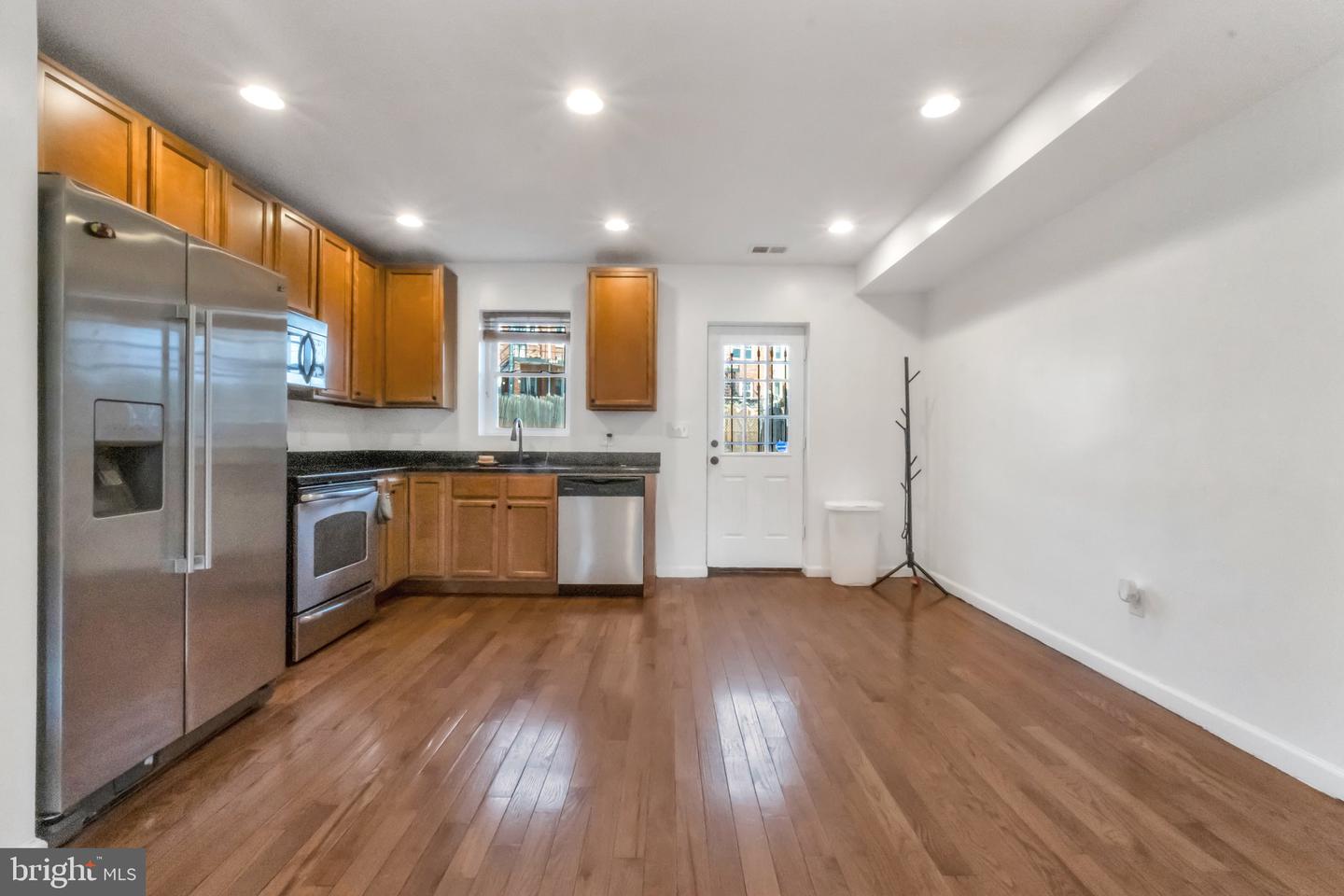 1810 H St Ne Property Photo 2