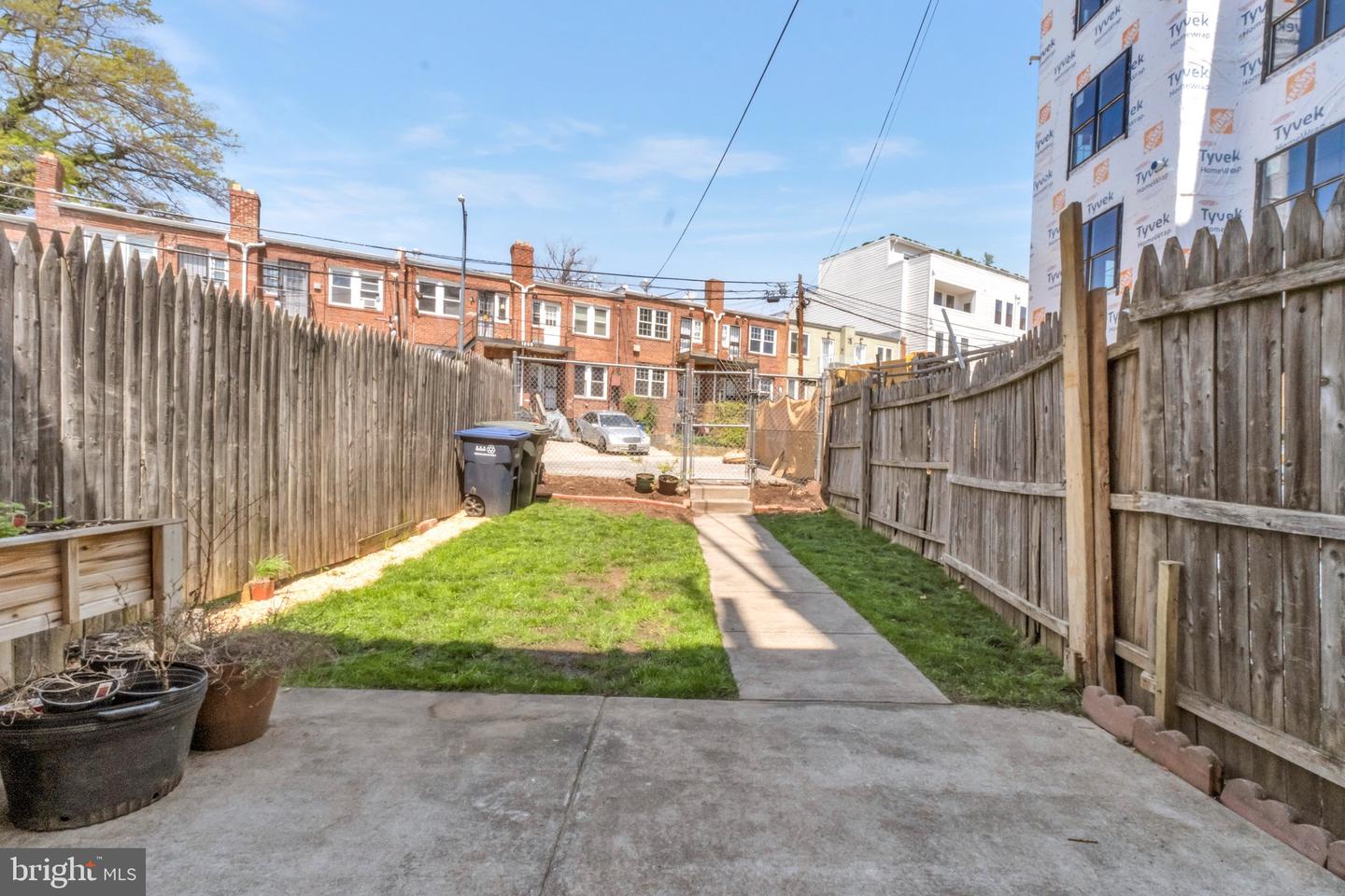 1810 H St Ne Property Photo 3