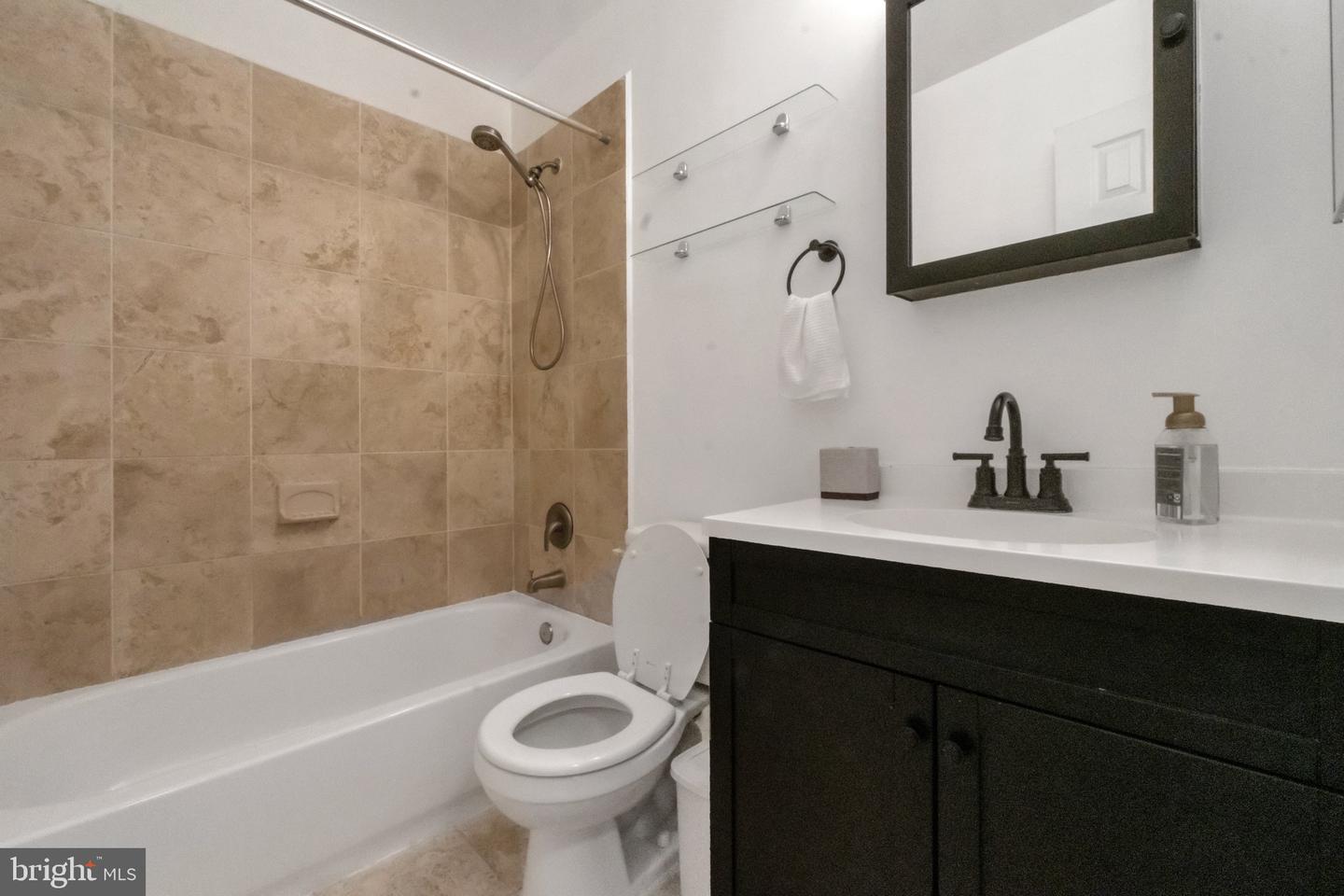 1810 H St Ne Property Photo 14