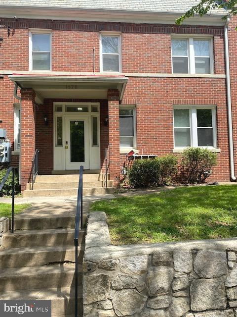 1620 V St Se #1 Property Photo 2
