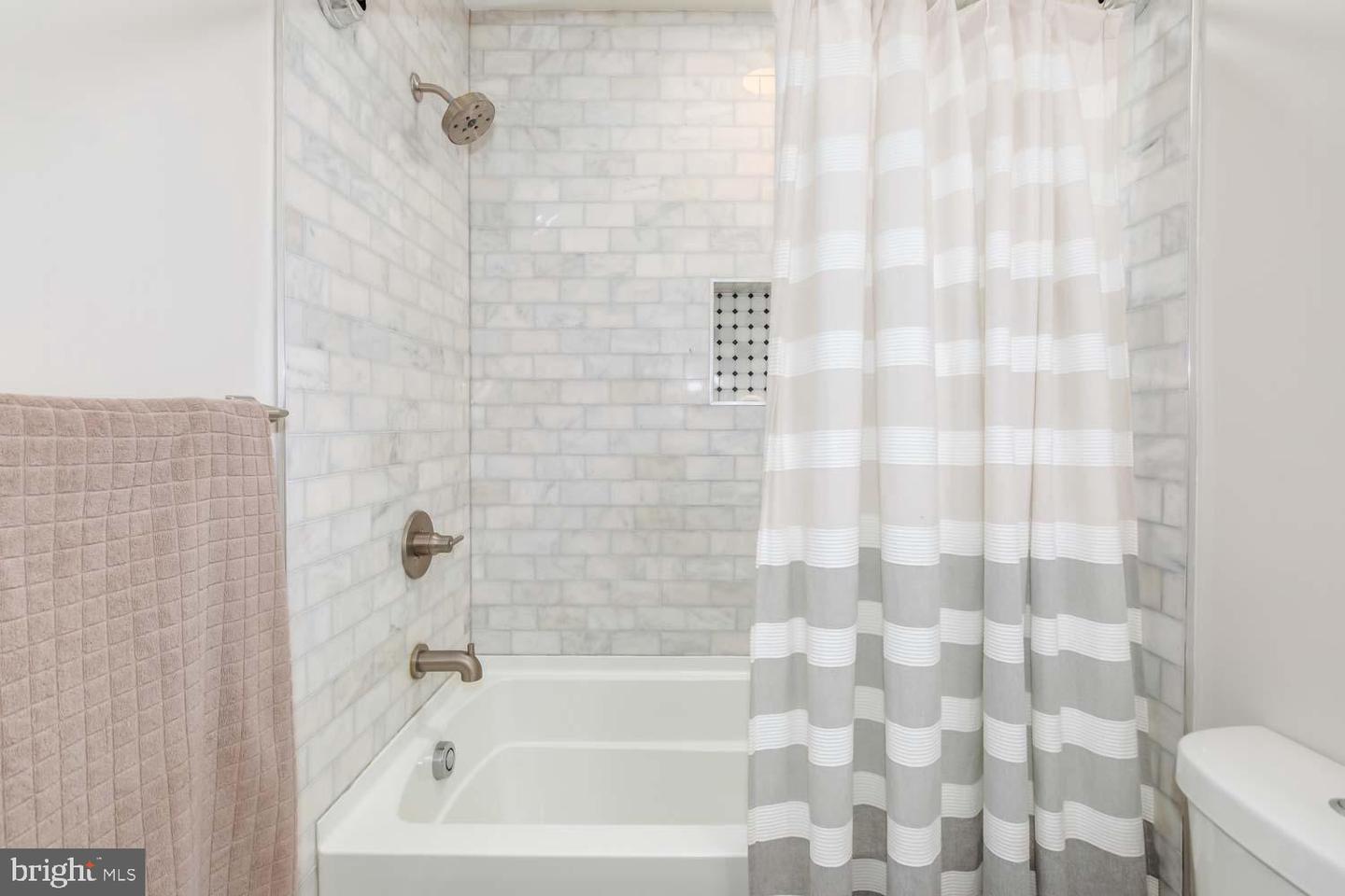 1228 Oates St Ne #1 Property Photo 32