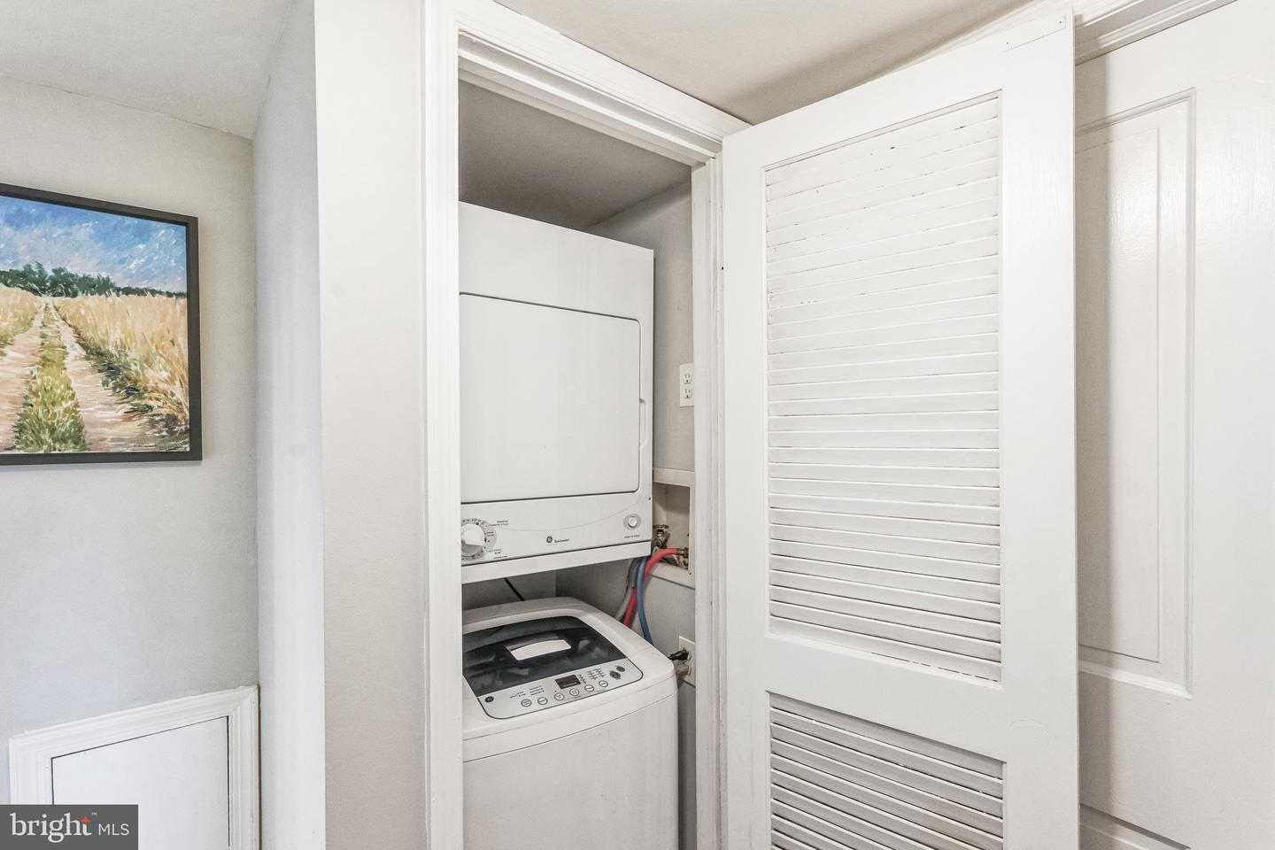 2729 Ordway St Nw #6 Property Photo 8