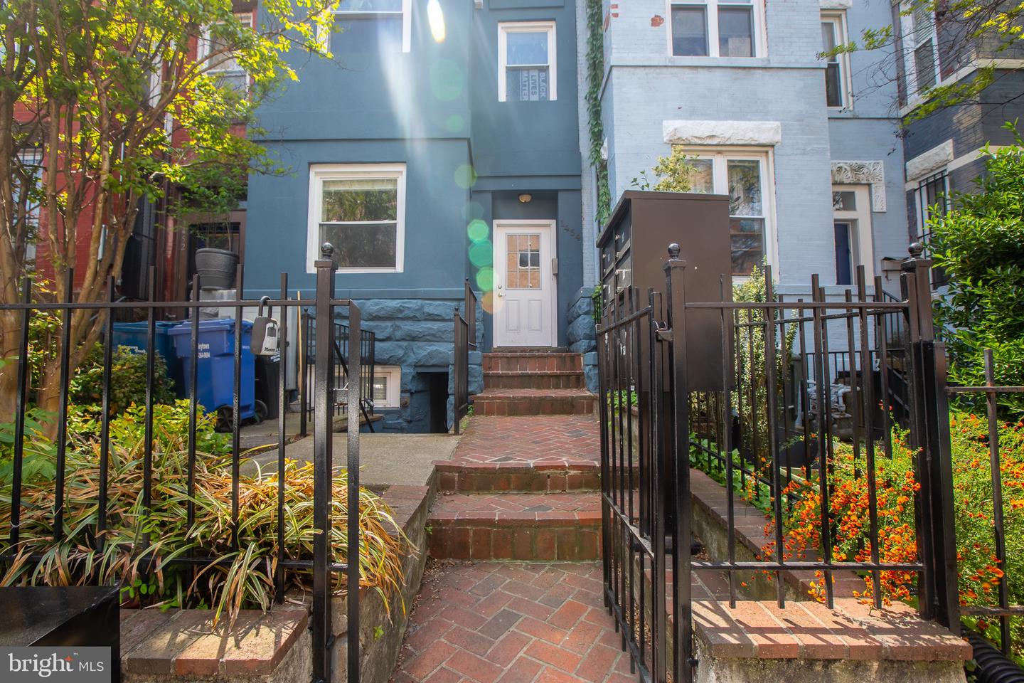 1454 Newton St Nw #401 Property Photo 2