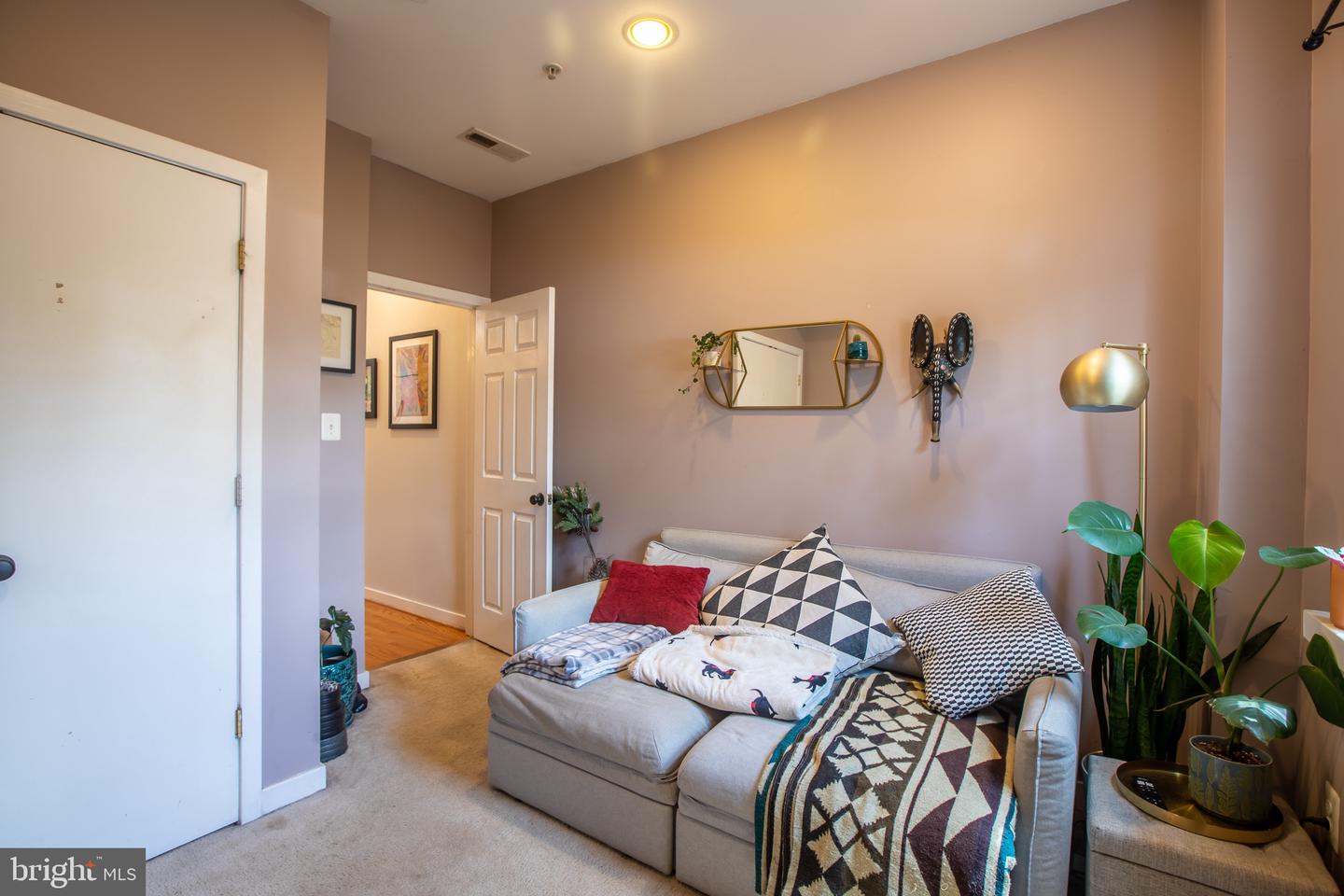 1454 Newton St Nw #401 Property Photo 8