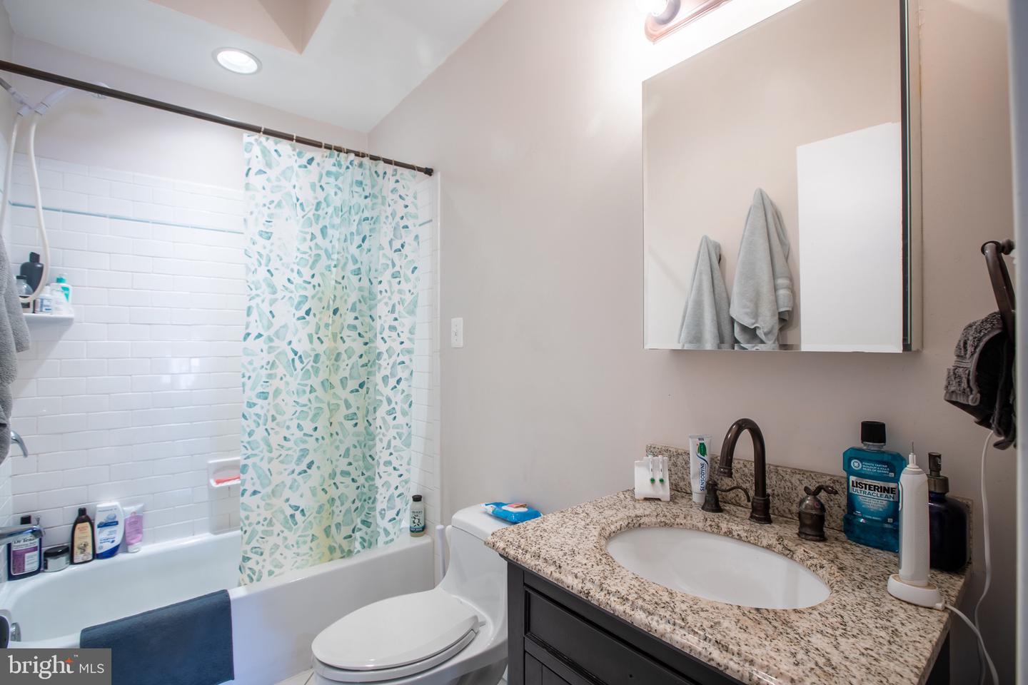 1454 Newton St Nw #401 Property Photo 25