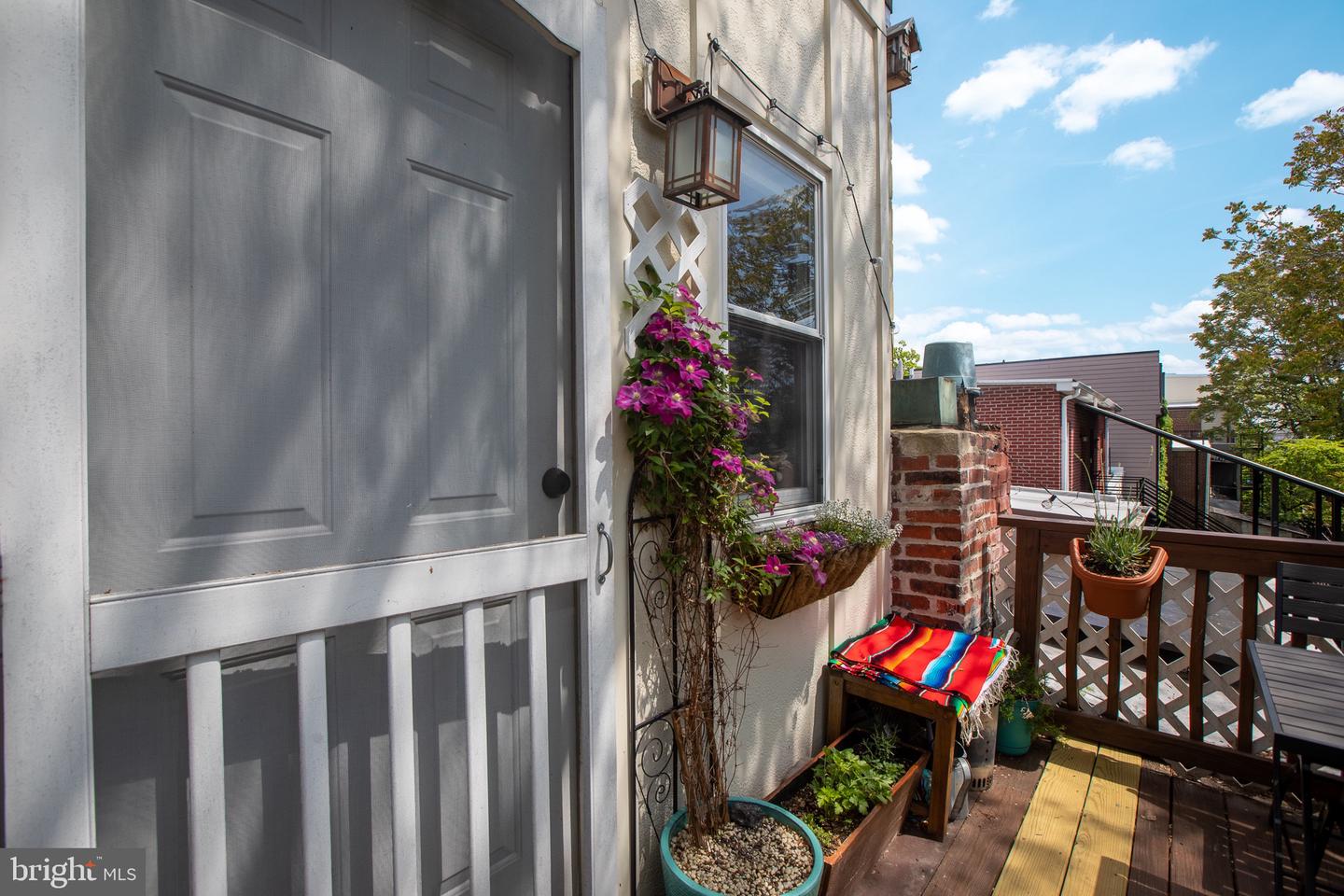 1454 Newton St Nw #401 Property Photo 30