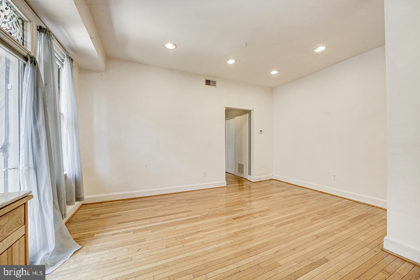 1401 Columbia Rd Nw #219 Property Photo 14