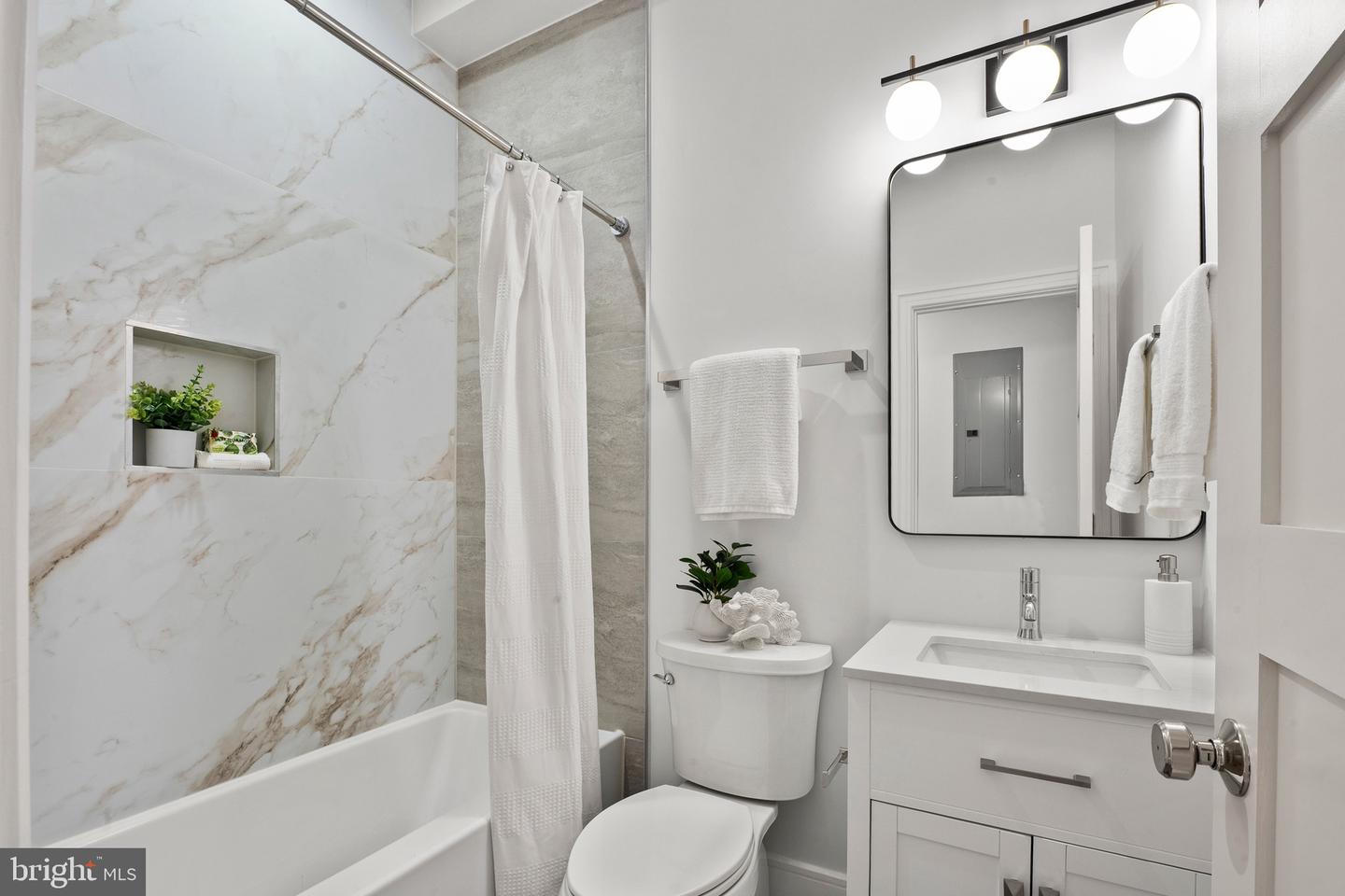 647 G St Se #3 Property Photo 11
