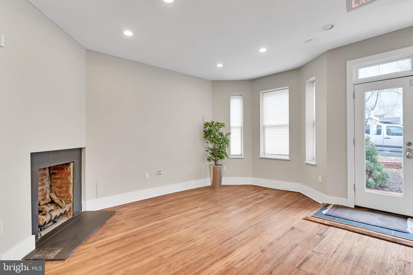 525 2nd St Ne Property Photo 14