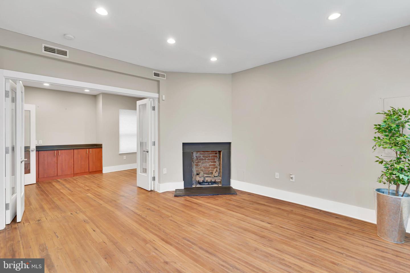 525 2nd St Ne Property Photo 16