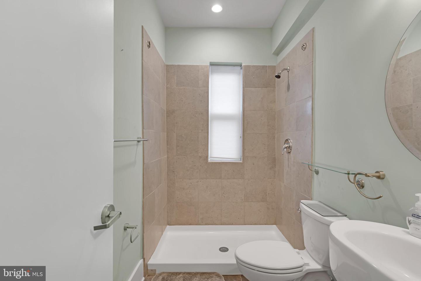525 2nd St Ne Property Photo 45